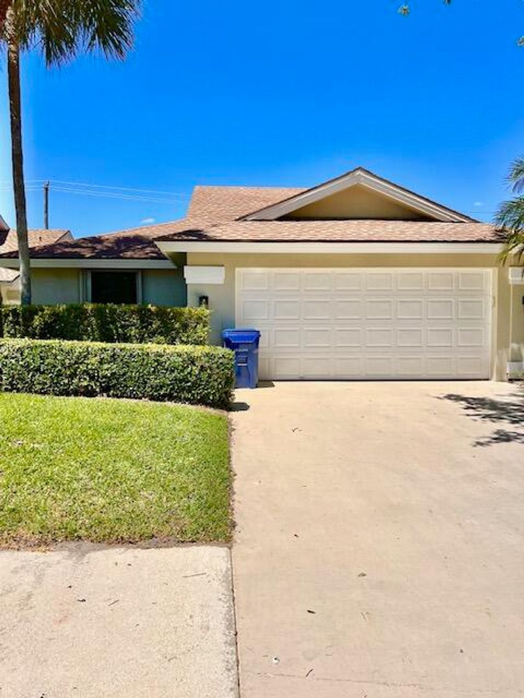 Photo of 142 Cape Pointe Circle, Jupiter, FL 33477 (MLS # R10982188)