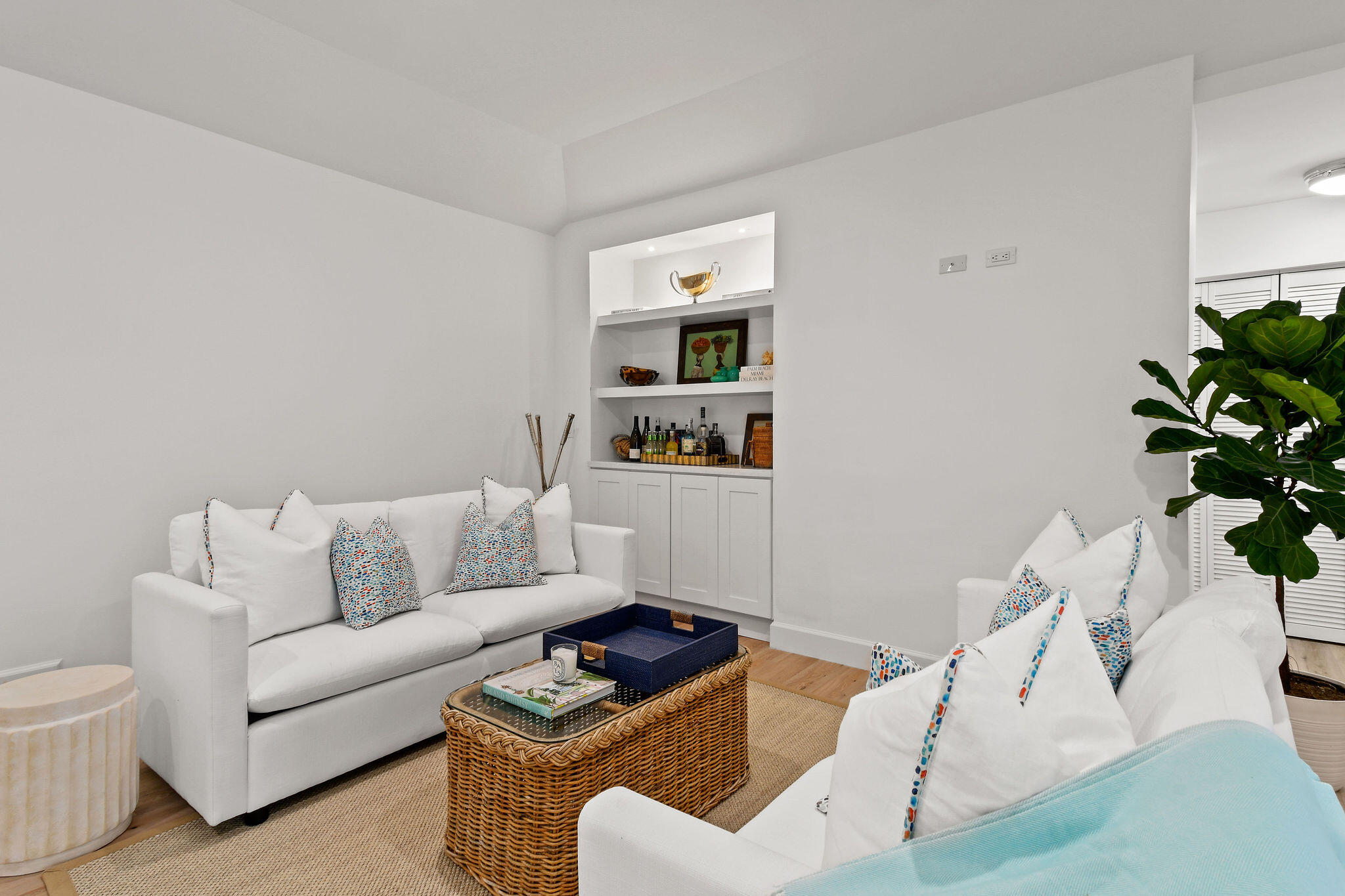 ESSEX LANE - Residential