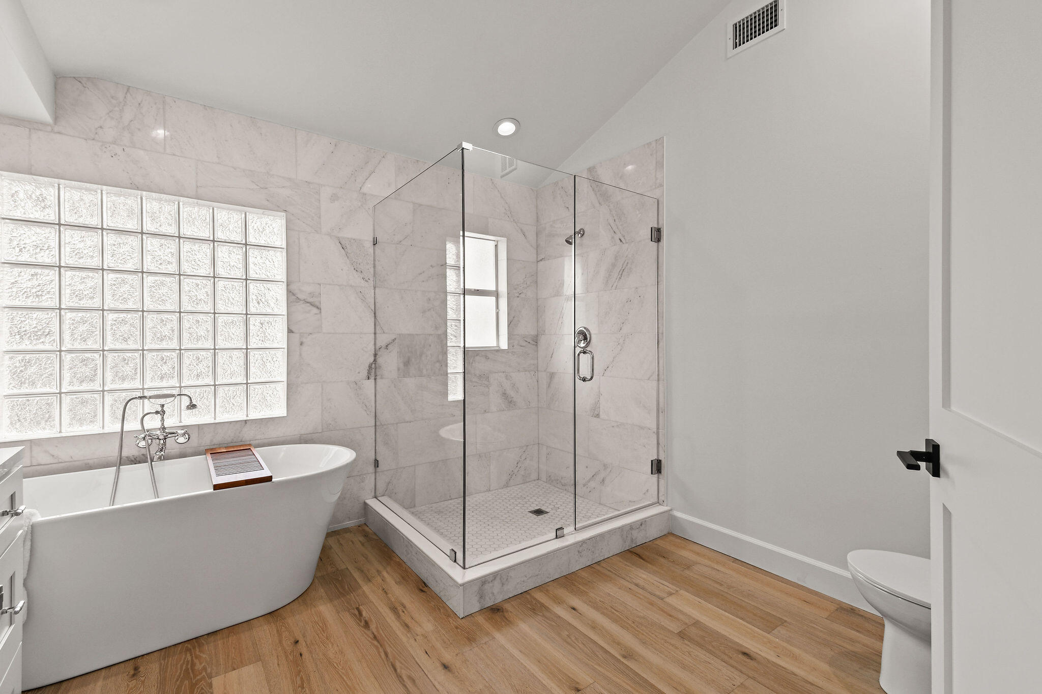 ESSEX LANE - Residential