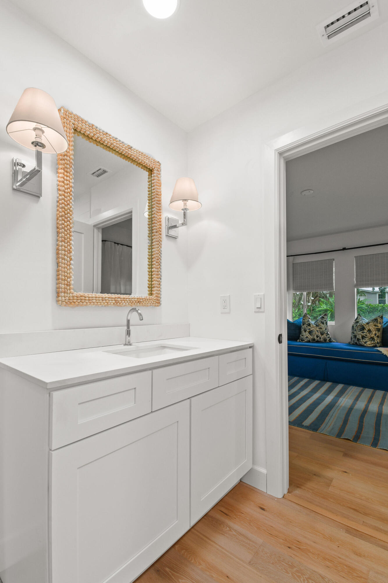 ESSEX LANE - Residential