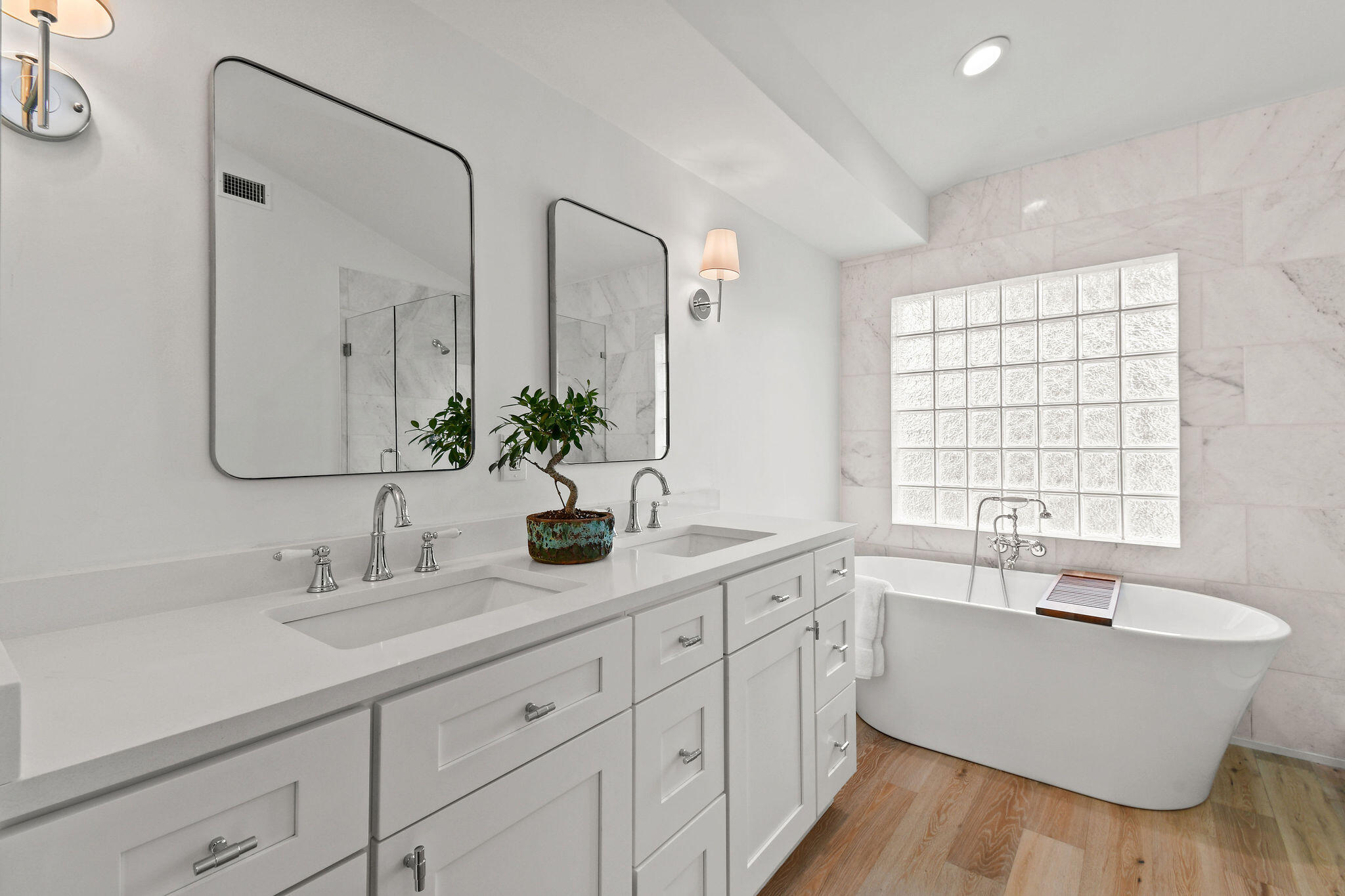 ESSEX LANE - Residential