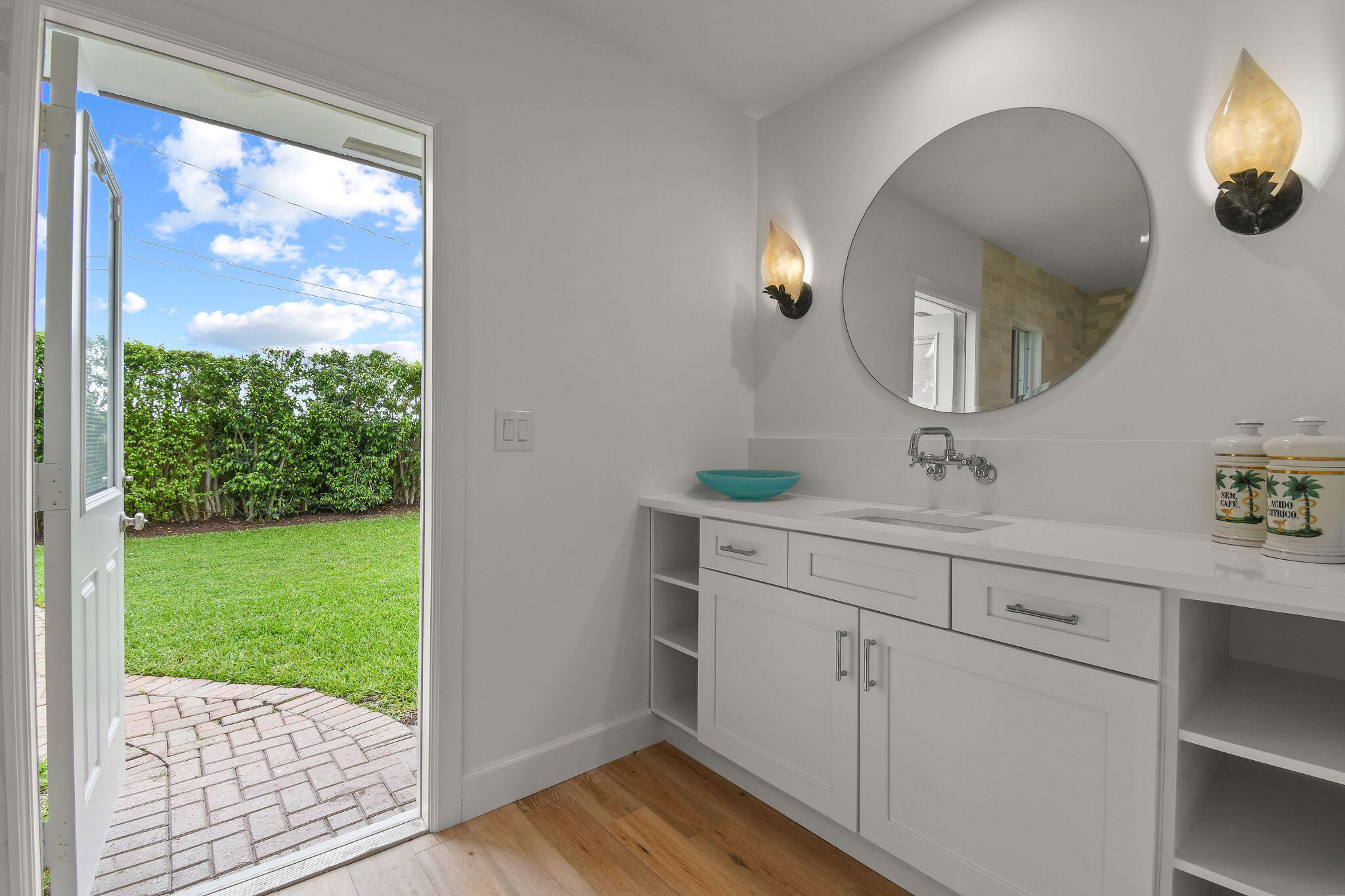 ESSEX LANE - Residential