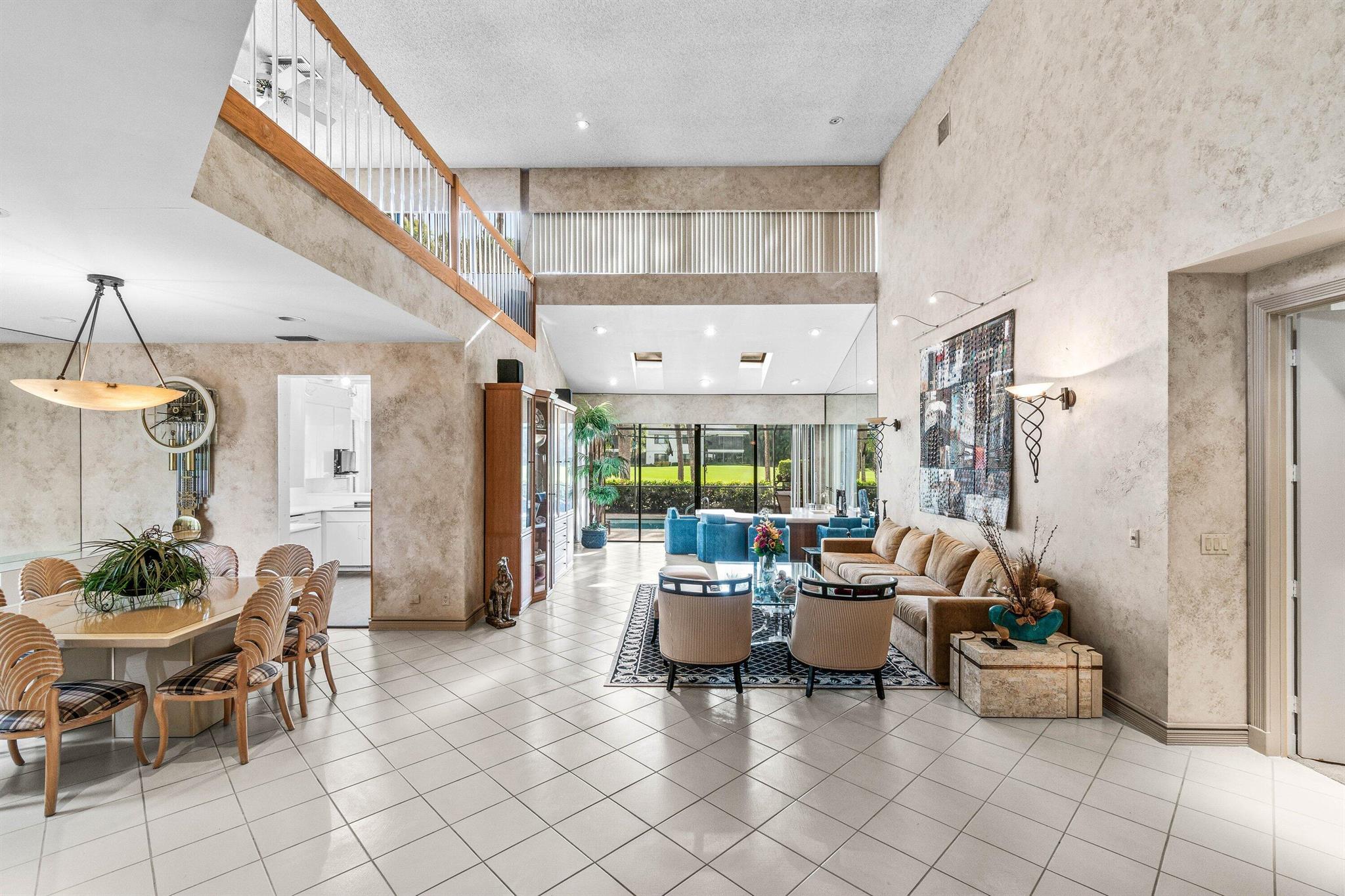 STEEPLE CHASE - Residential