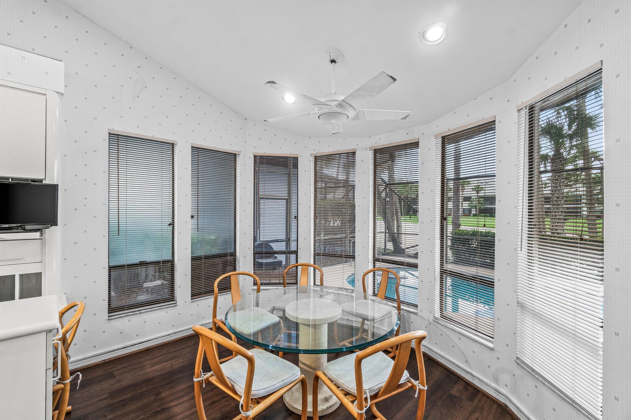 STEEPLE CHASE - Residential