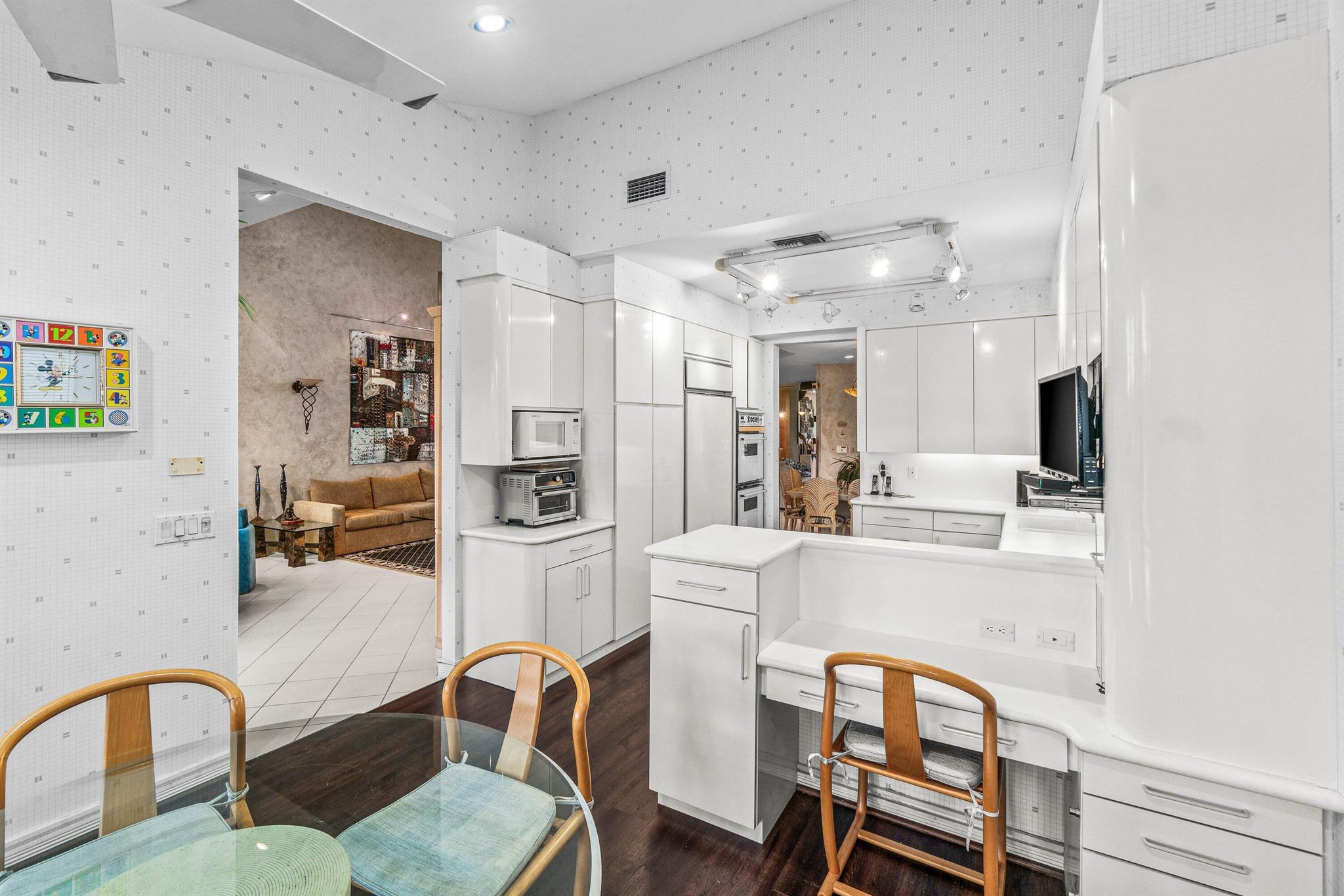 STEEPLE CHASE - Residential