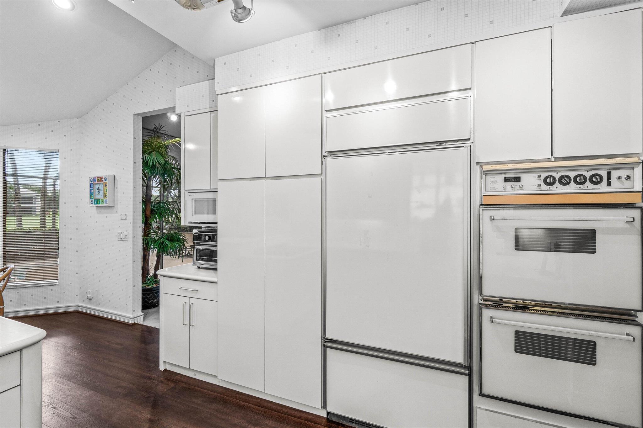 STEEPLE CHASE - Residential