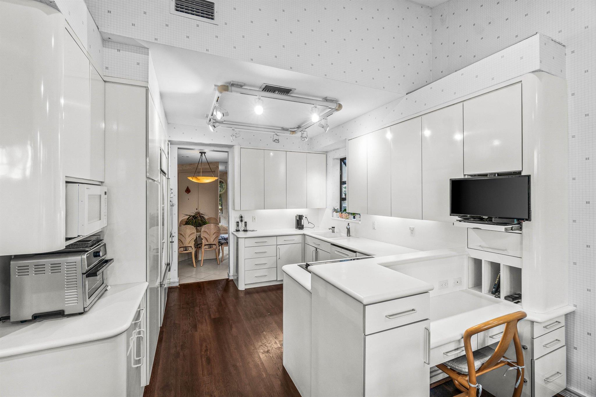 STEEPLE CHASE - Residential