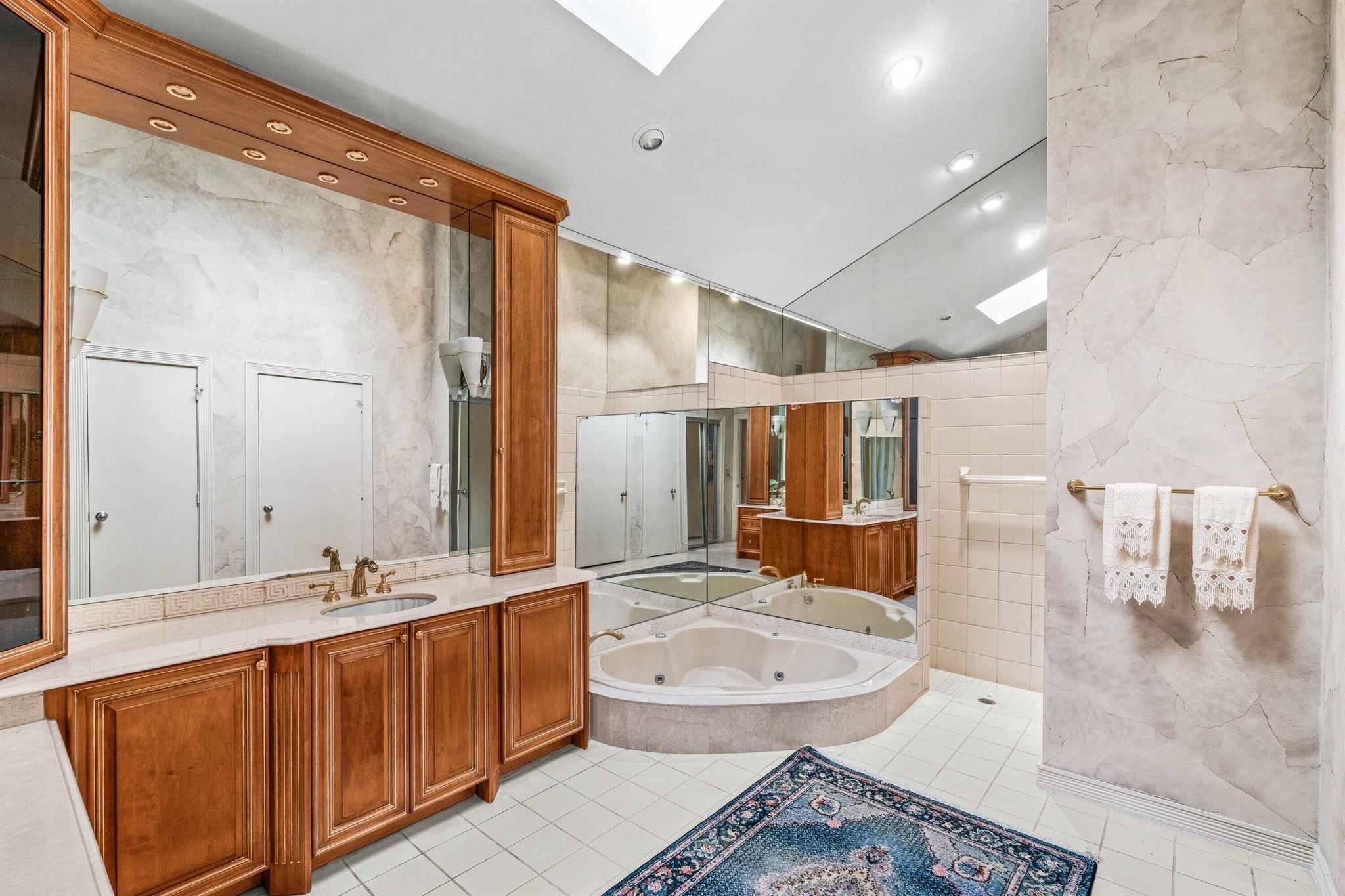 STEEPLE CHASE - Residential