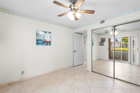 Condominium in Delray Beach FL 13790 Oneida Dr Dr 18.jpg