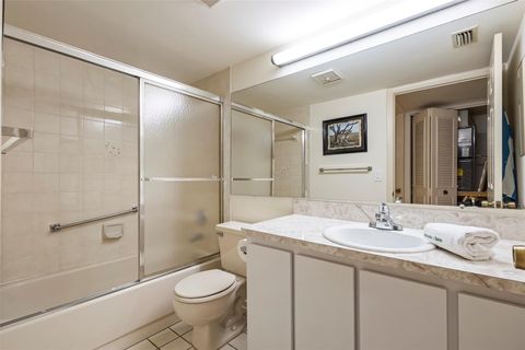 Condominium in Delray Beach FL 13790 Oneida Dr Dr 27.jpg