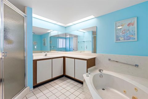 Condominium in Delray Beach FL 13790 Oneida Dr Dr 23.jpg