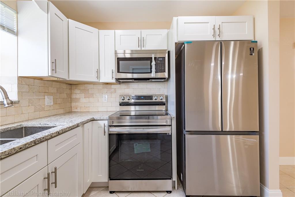 BEVERLY HILLS - Residential