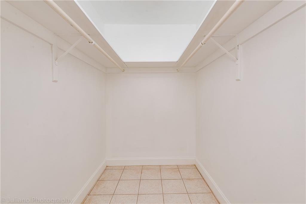 BEVERLY HILLS - Residential