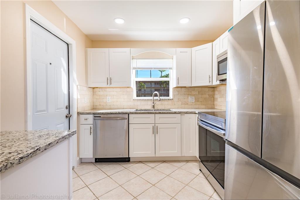 BEVERLY HILLS - Residential