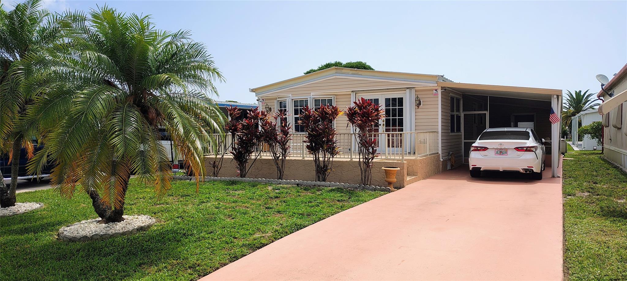 5280 SW 23rd Ave, Fort Lauderdale, FL, 33312/$295,000 4 5280 SW 23rd Ave