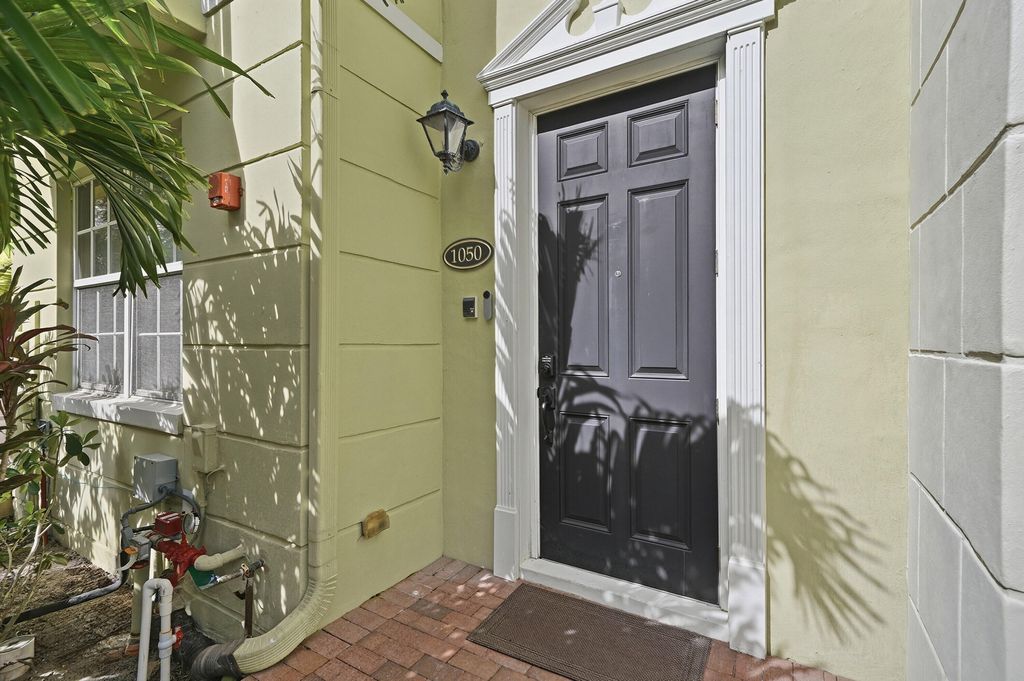 Photo of 1050 E Heritage Club Circle, Delray Beach, FL 33483 (MLS # B26019458)