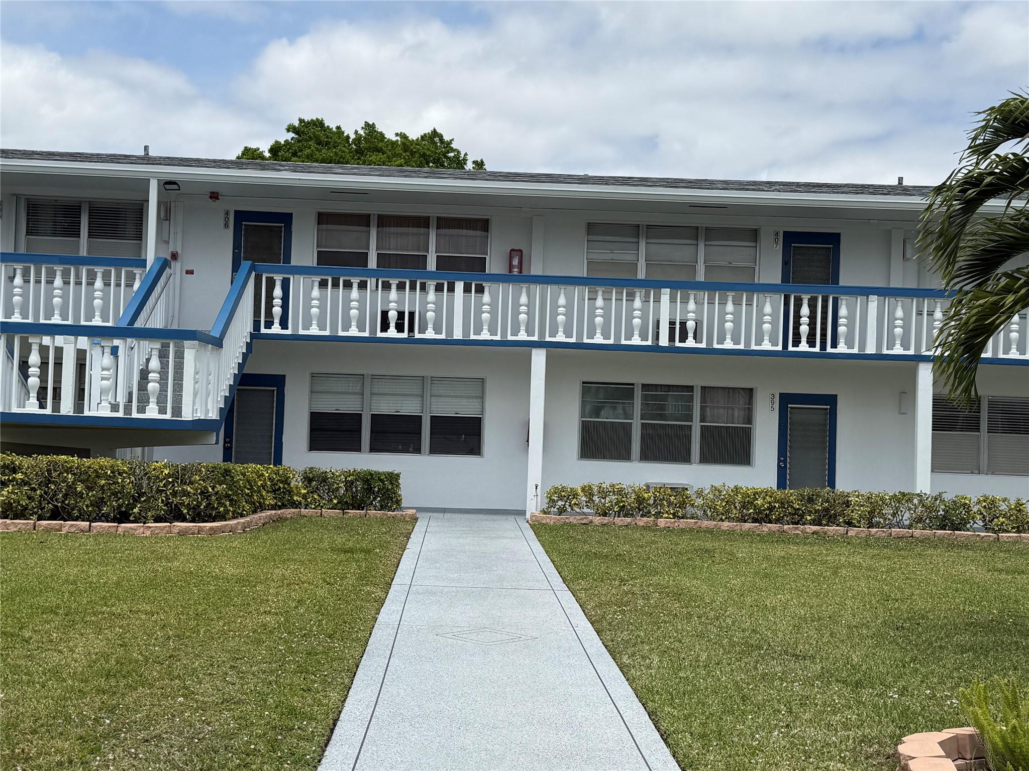 55+ OFF SEASON RENT TILL NOVEMBER 2025. NICE FURNESHED UNIT 2ND FLOOR. RENT ICLUDES WATER AND ASSOCITION FEE, NICE COMMUNITY WITH MANY SWIMING POOLS AND COMUNITY CLUB HOUSE WITH MANY ACTIVITIES. 55+ COMMUNITY. ASSOCITION REQUIRES 700 + SECORE CRDEIT