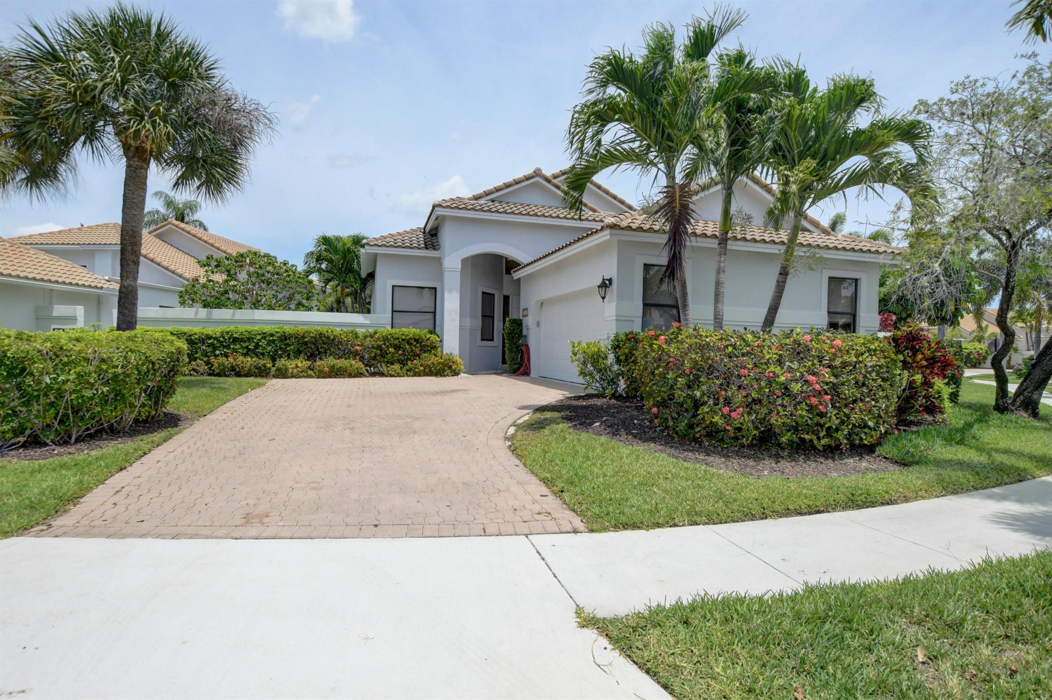 5213 Via De Amalfi Drive