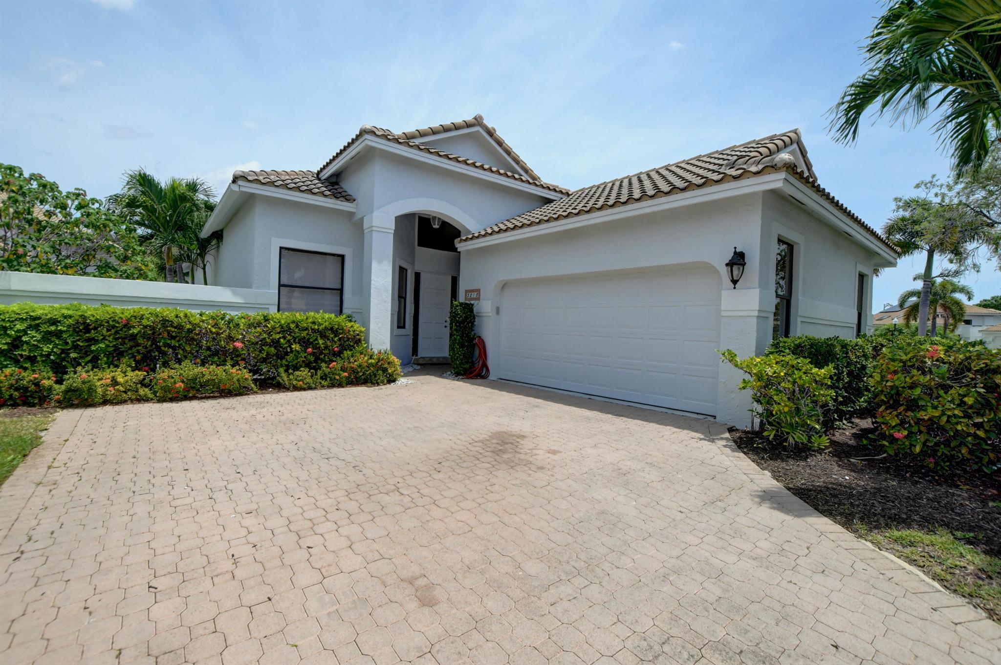5213 Via De Amalfi Drive