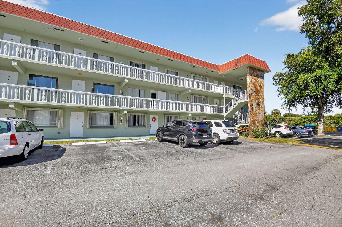 REGAL PALMS OXFORD CONDO - Residential