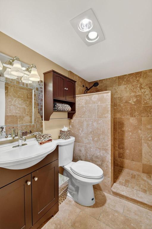 REGAL PALMS OXFORD CONDO - Residential