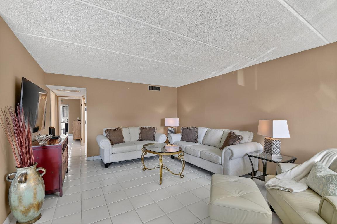 REGAL PALMS OXFORD CONDO - Residential