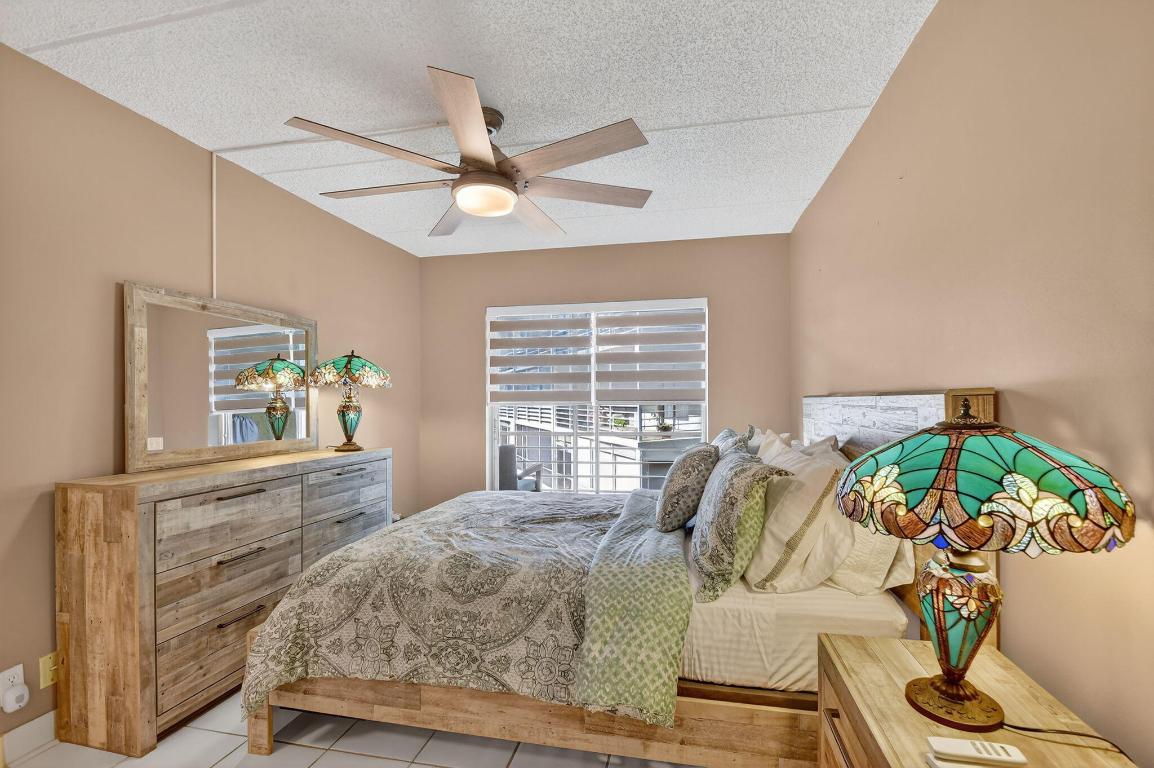 REGAL PALMS OXFORD CONDO - Residential