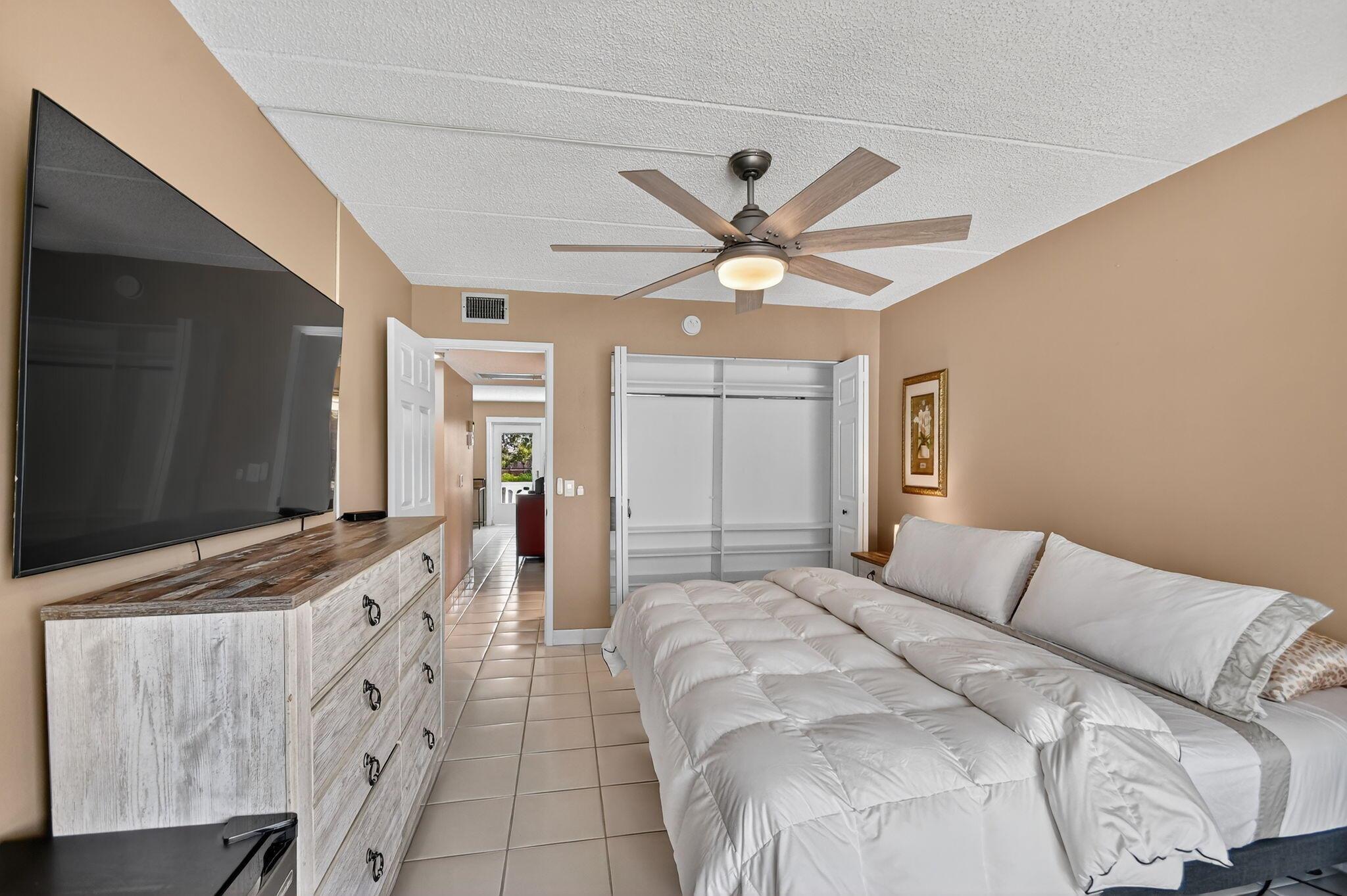 REGAL PALMS OXFORD CONDO - Residential