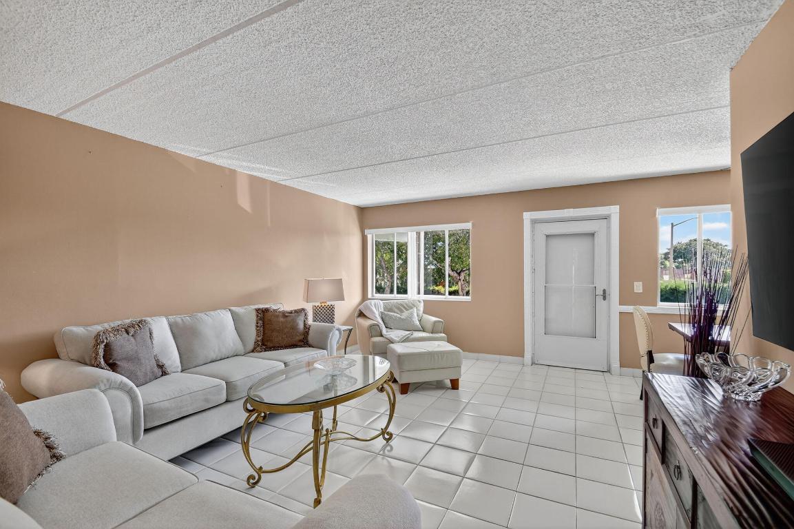 REGAL PALMS OXFORD CONDO - Residential