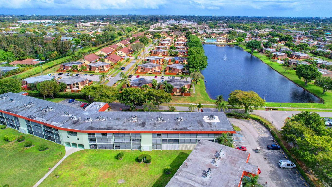 REGAL PALMS OXFORD CONDO - Residential