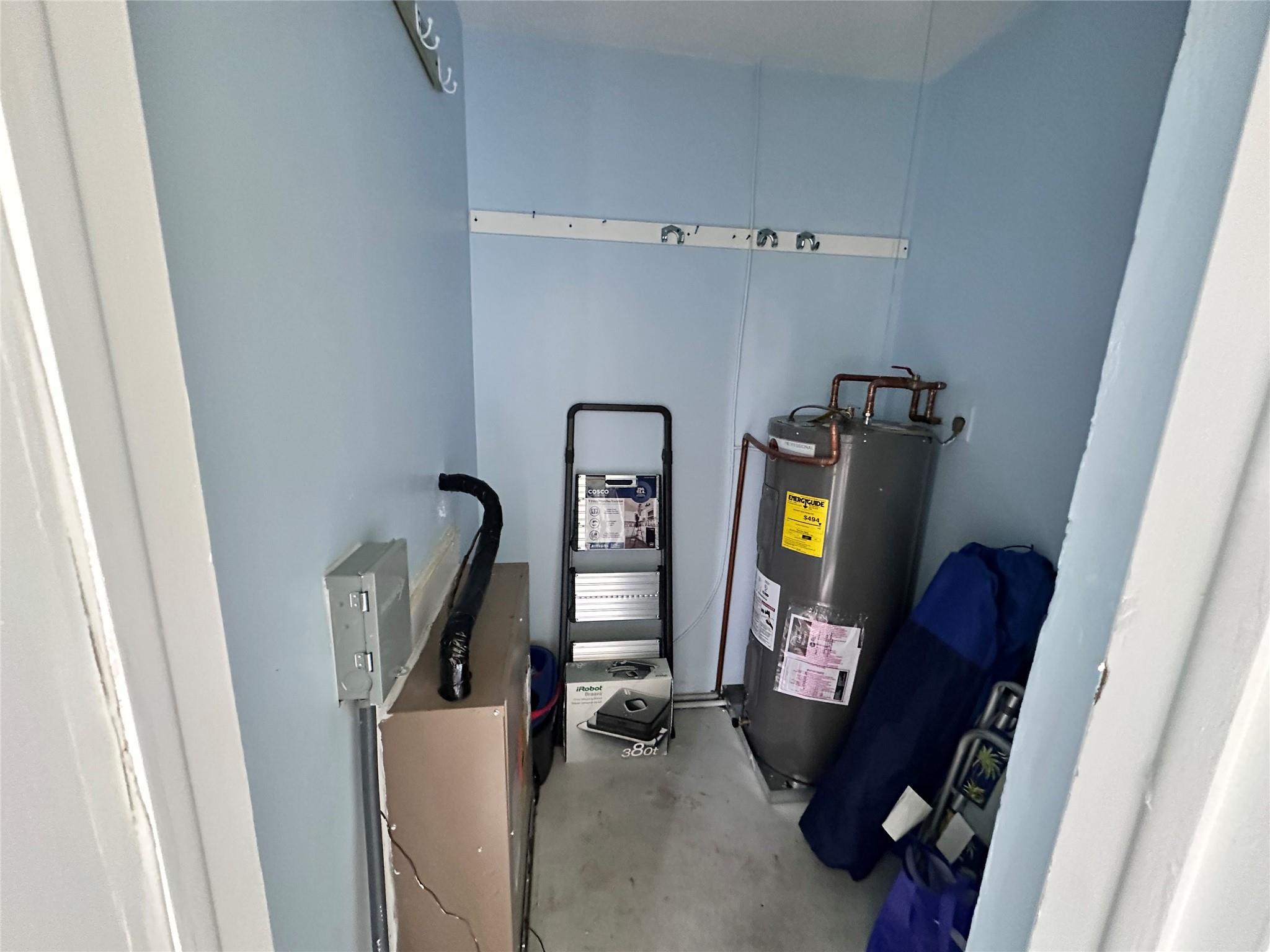 CROWN COLONY CLUB CONDO - Residential