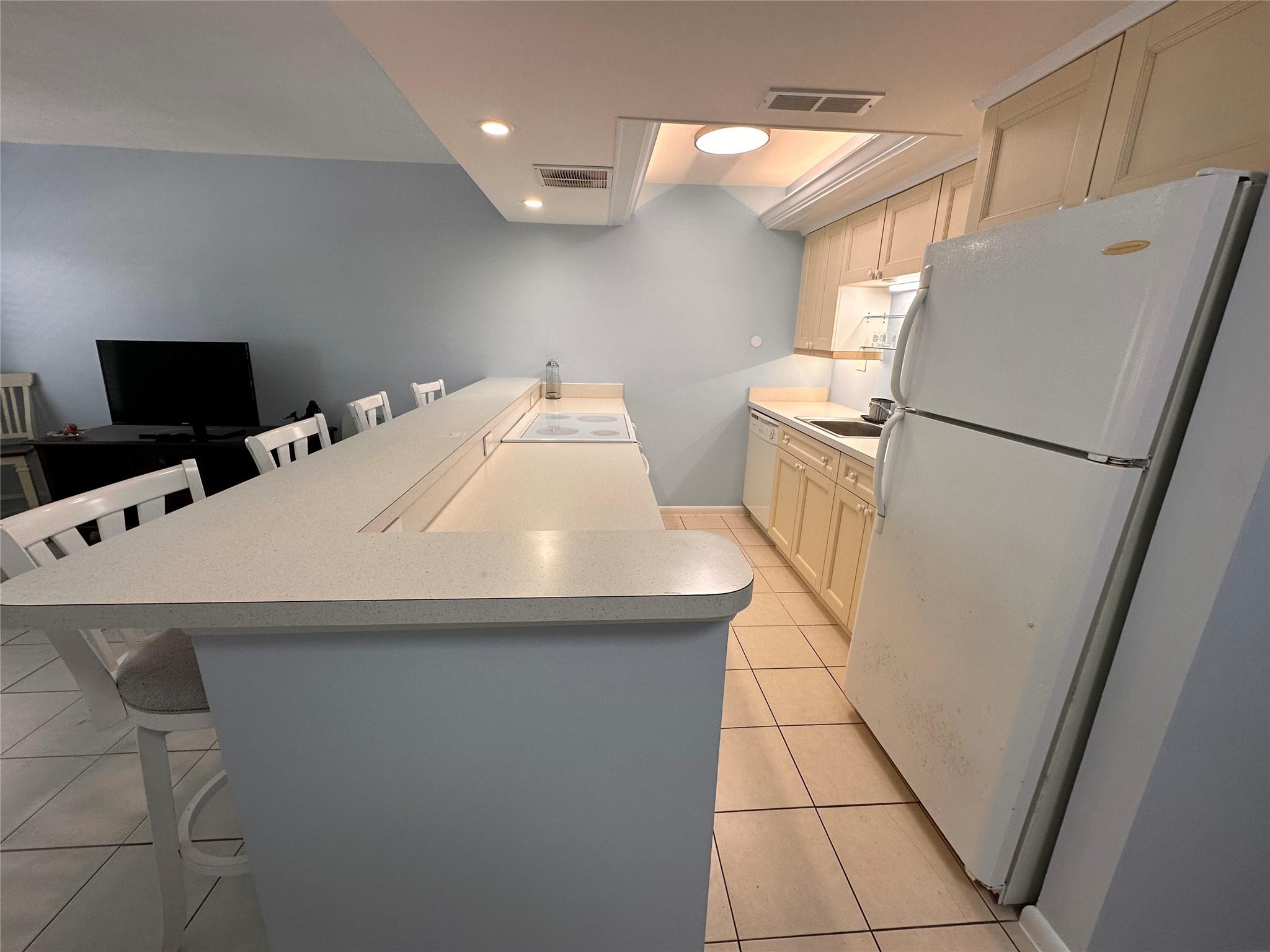 CROWN COLONY CLUB CONDO - Residential