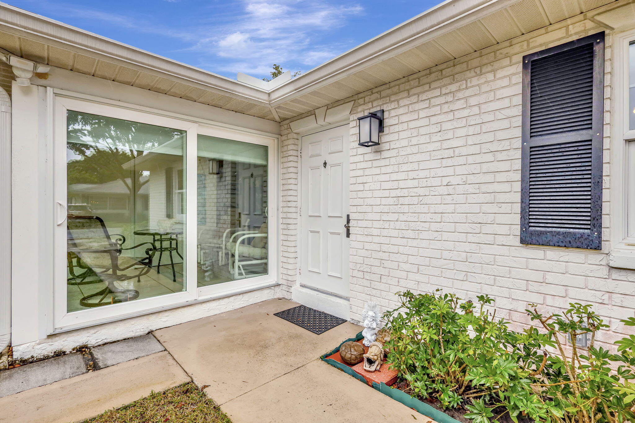 LIMETREE CONDO - Residential