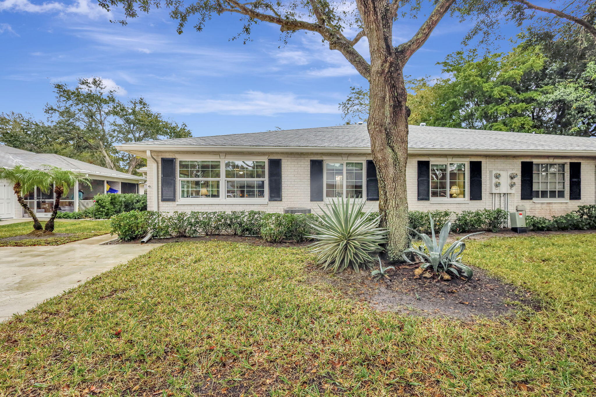 LIMETREE CONDO - Residential