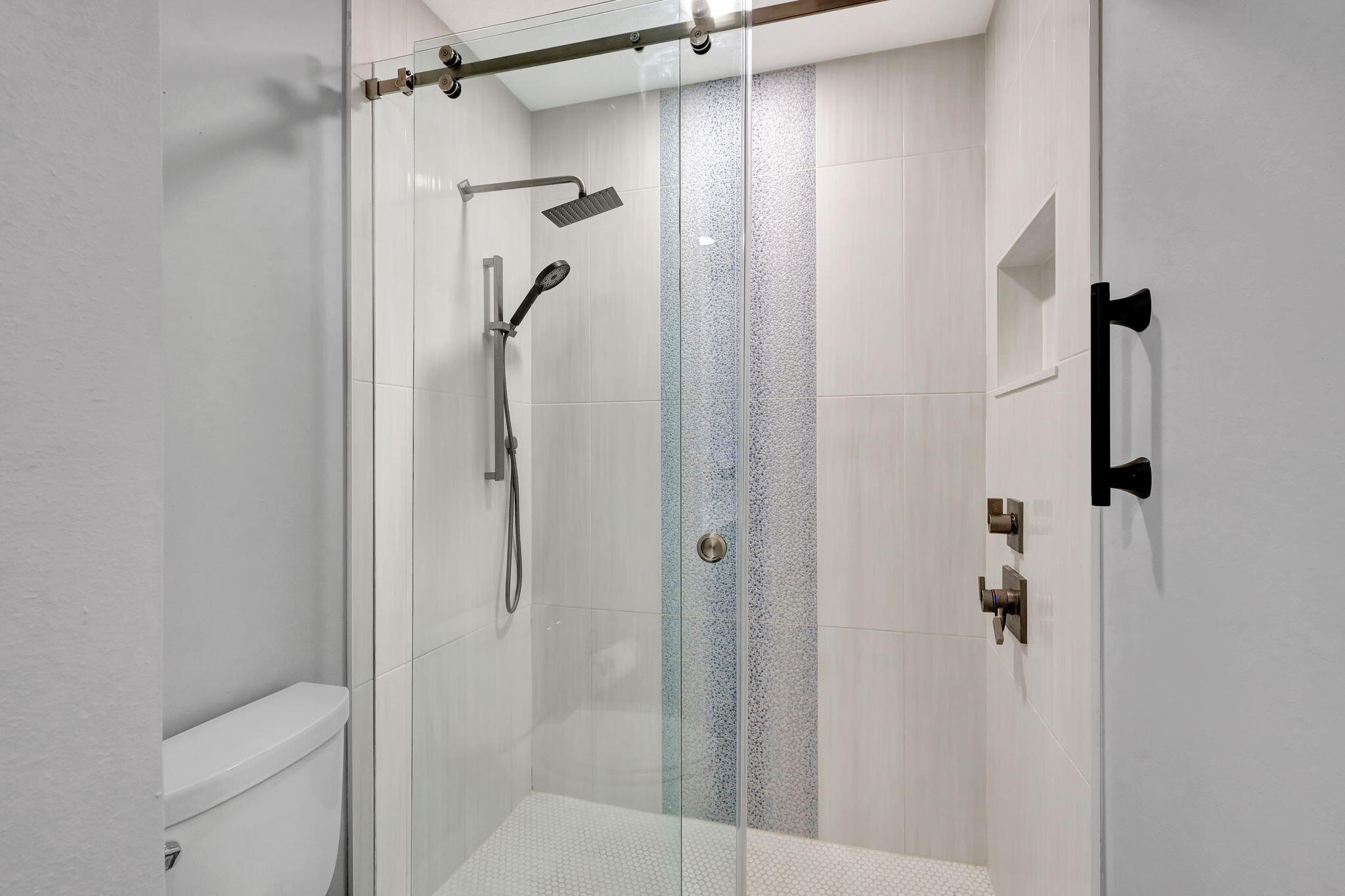 LIMETREE CONDO - Residential