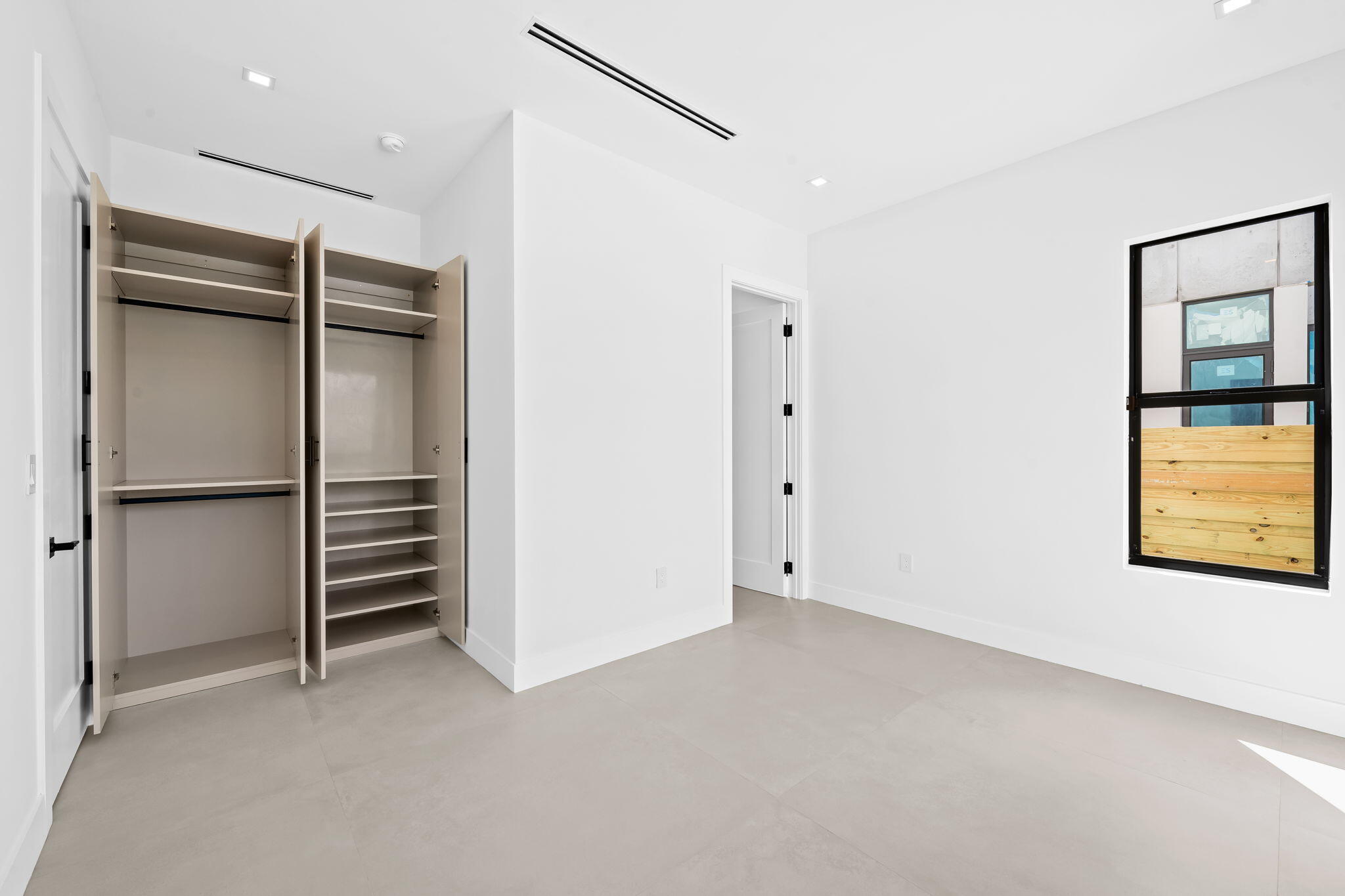 SILVER BLUFF EST-SEC B - Residential