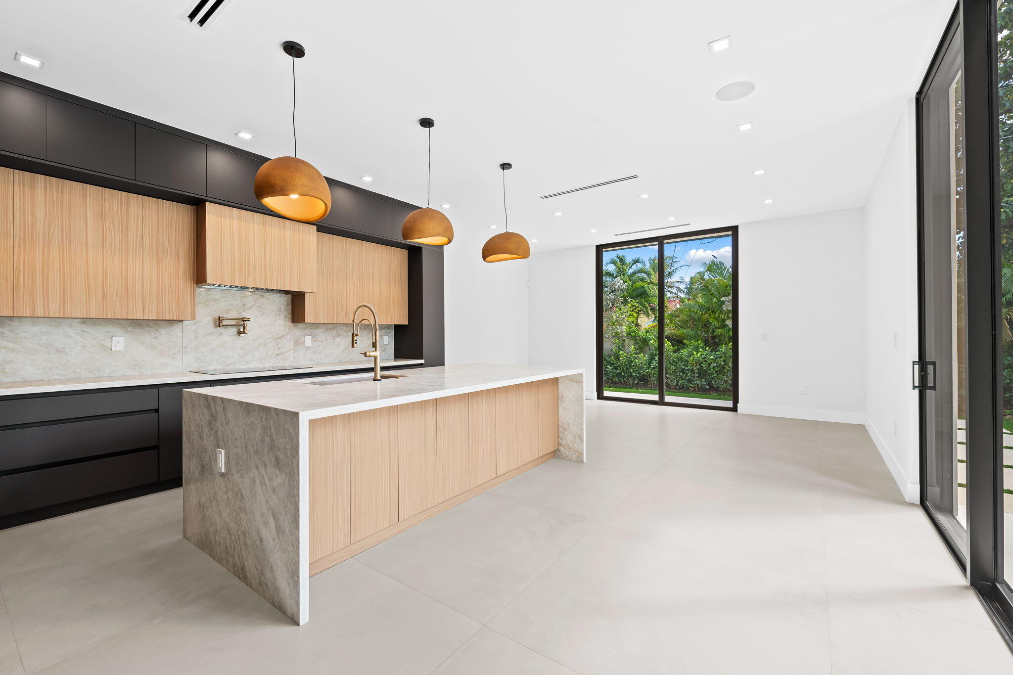 SILVER BLUFF EST-SEC B - Residential