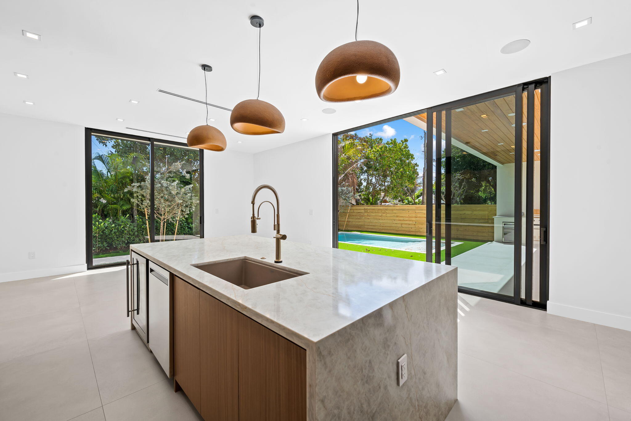 SILVER BLUFF EST-SEC B - Residential