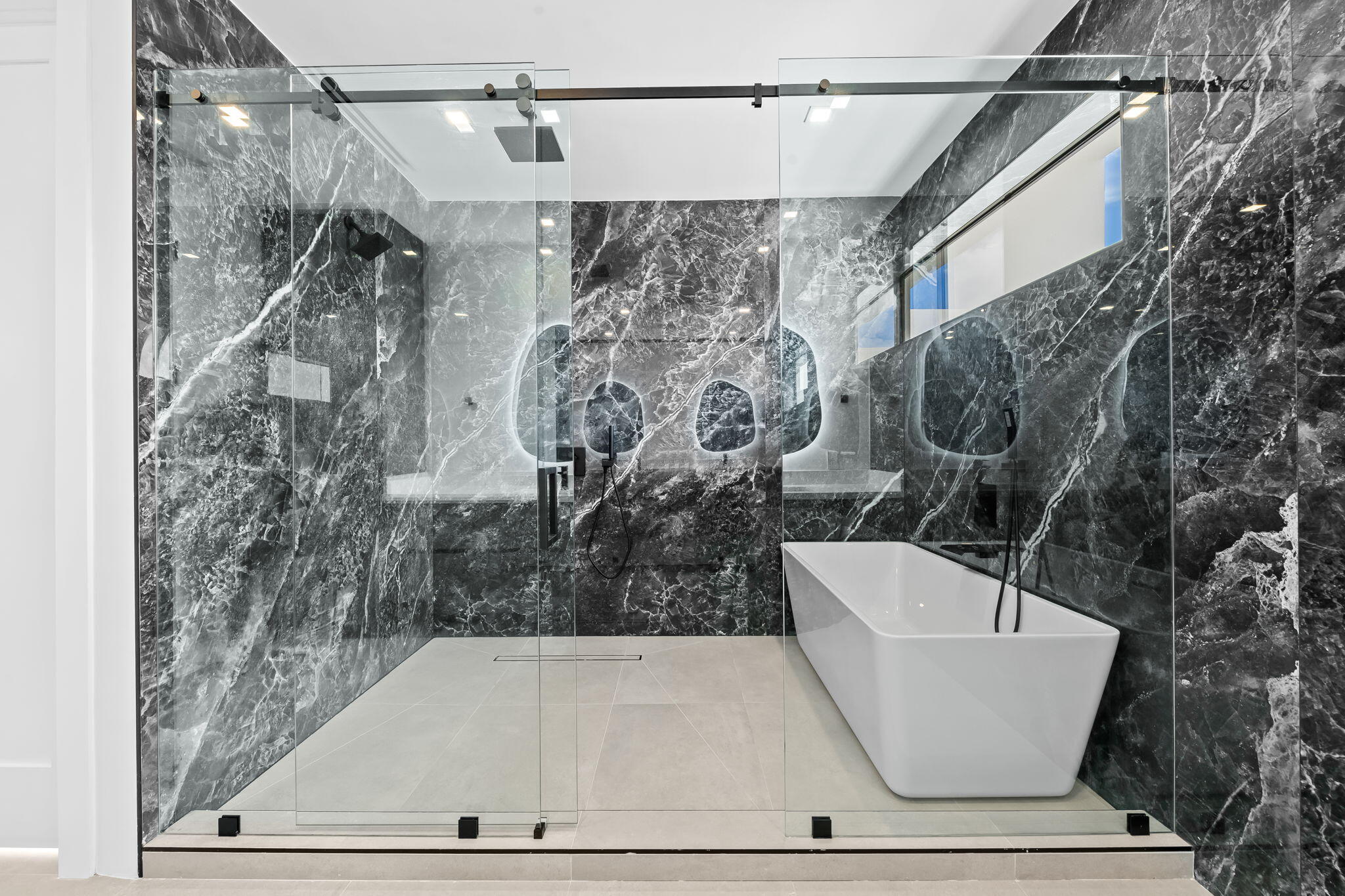 SILVER BLUFF EST-SEC B - Residential