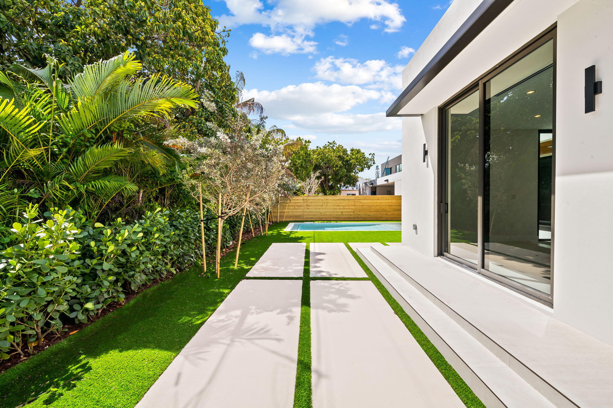 SILVER BLUFF EST-SEC B - Residential