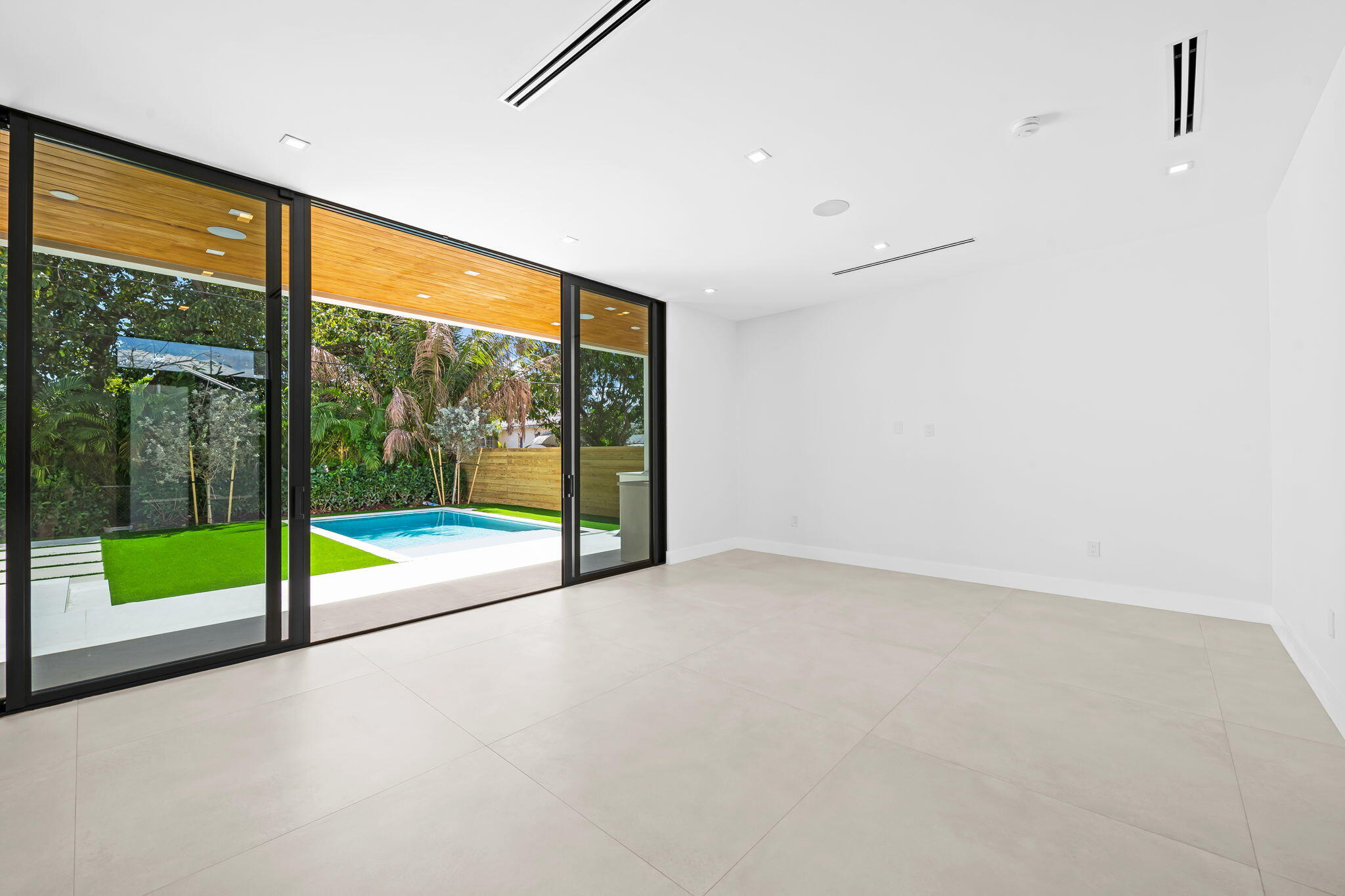 SILVER BLUFF EST-SEC B - Residential