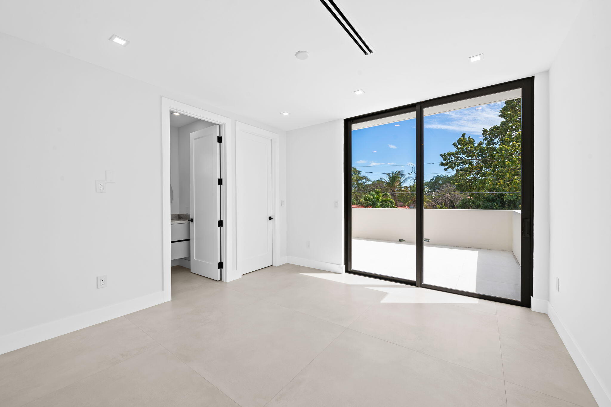 SILVER BLUFF EST-SEC B - Residential