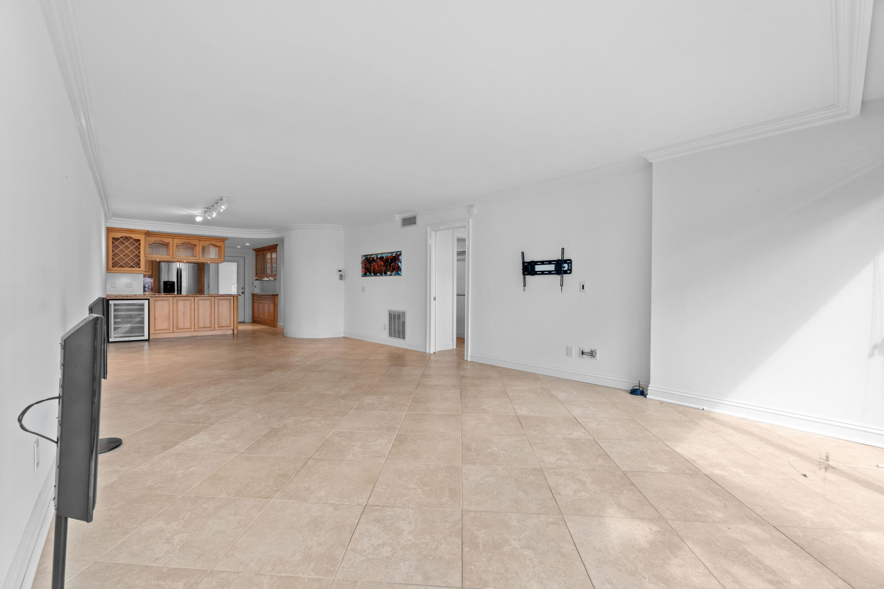 2731 NE 14th St Causeway 115