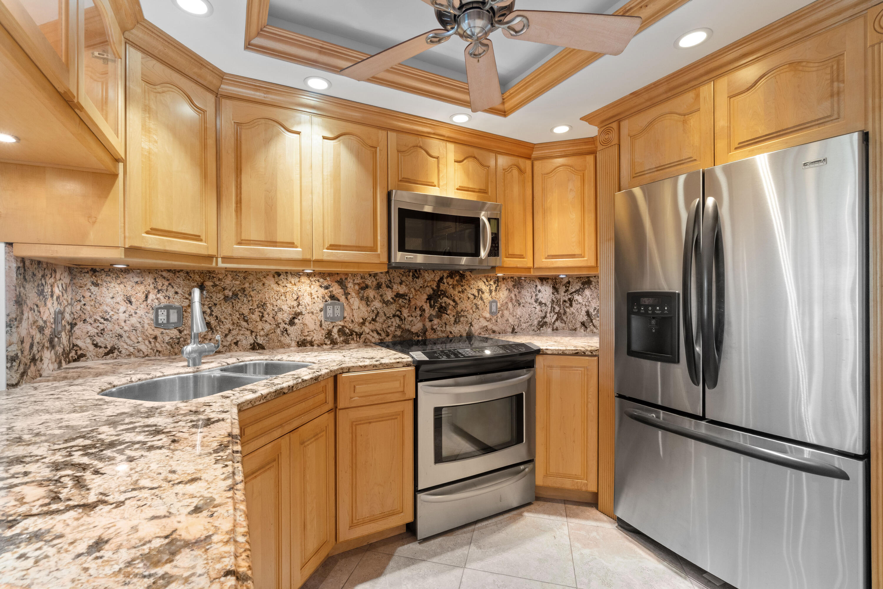 2731 NE 14th St Causeway 115