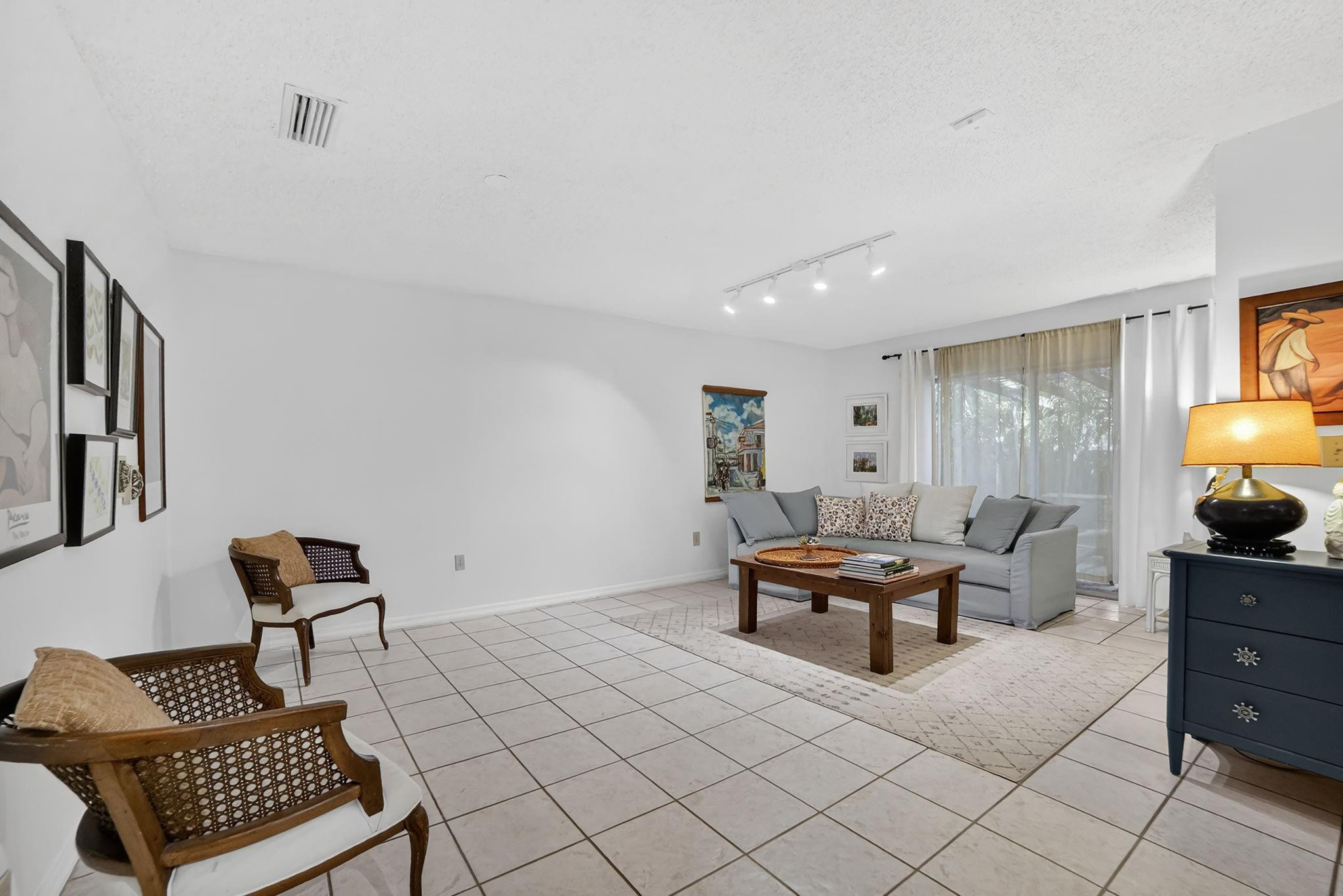 Place Royale - Residential