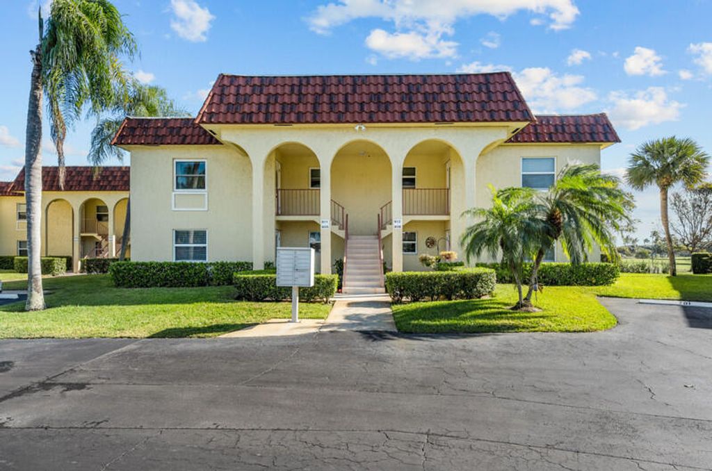 Photo of 717 Us Highway 1 #611, Jupiter, FL 33477 (MLS # R10776200)