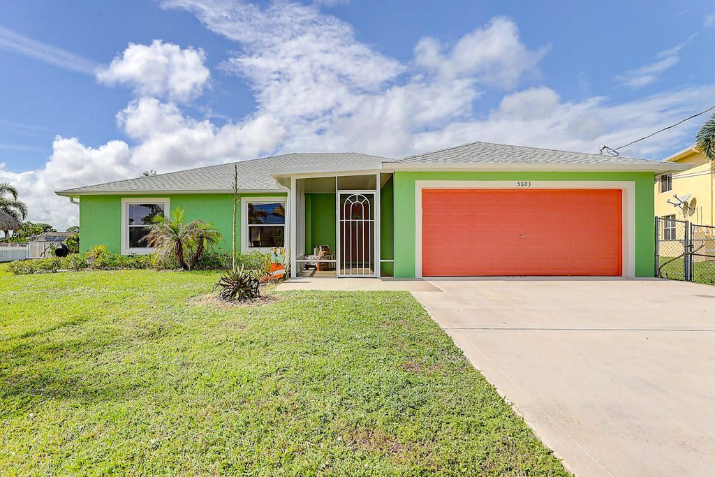 Photo of 5603 NW North Crisona Circle, Port Saint Lucie, FL 34986 (MLS # R10857126)