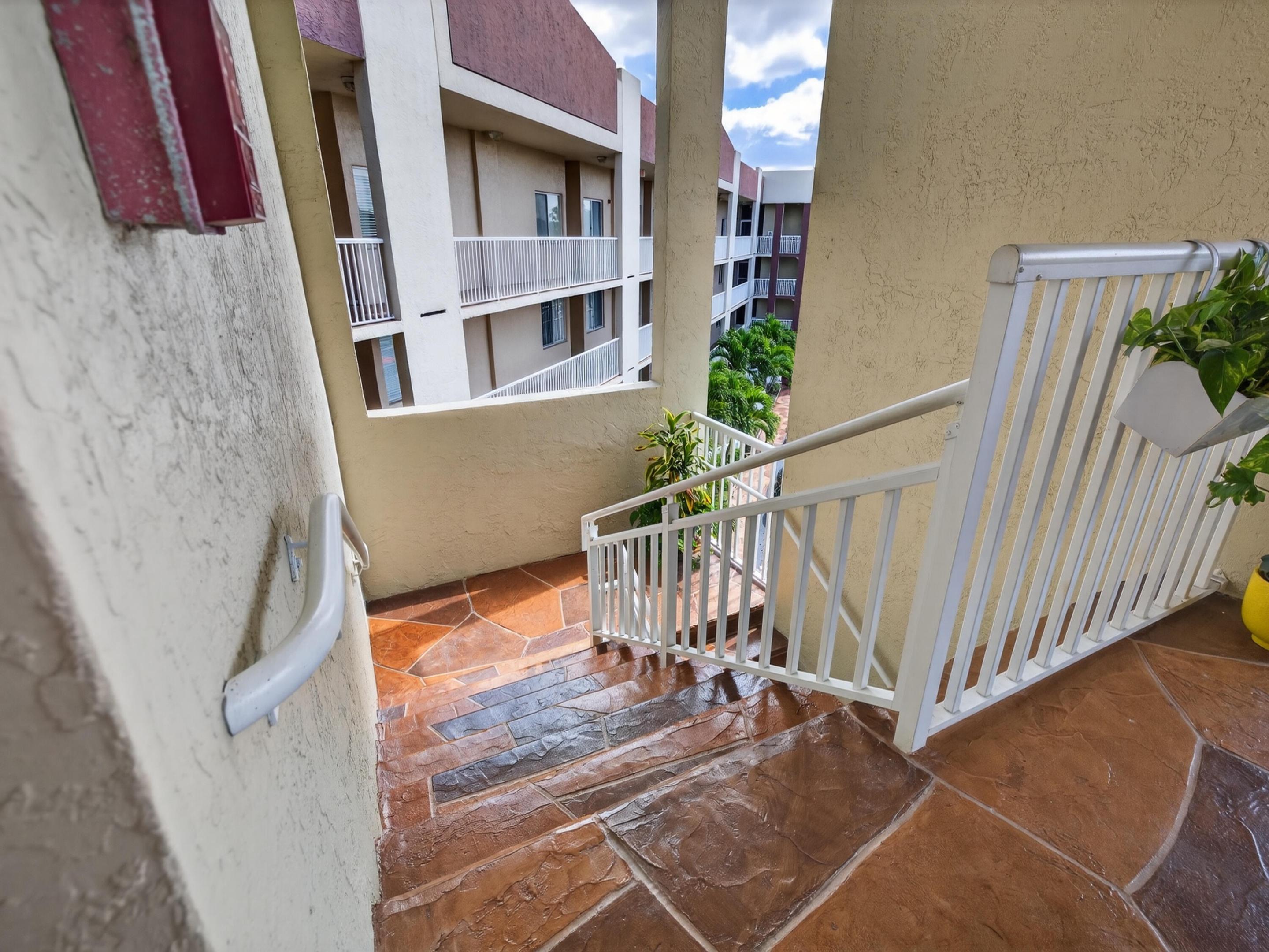 TRENT CONDOMINIUM E - Residential