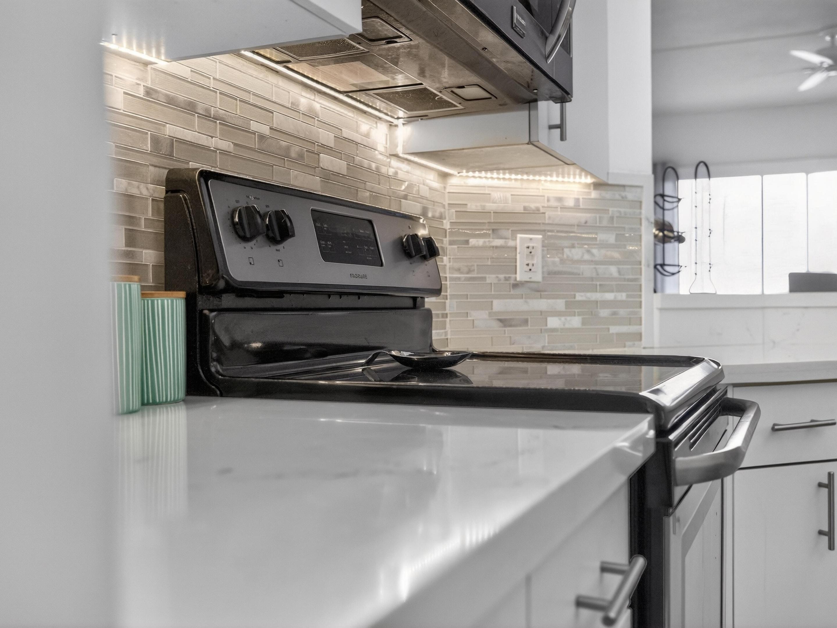 TRENT CONDOMINIUM E - Residential