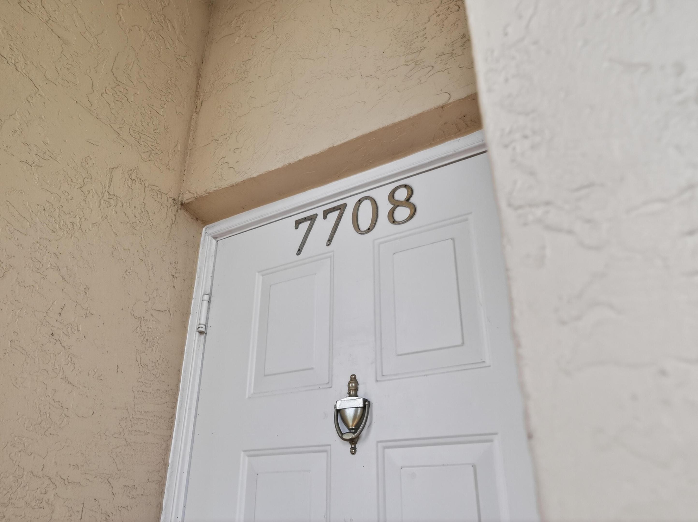 TRENT CONDOMINIUM E - Residential